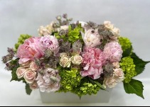 make me blush  long centerpiece